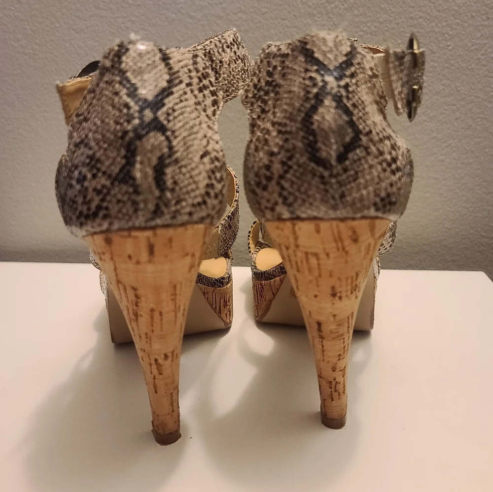 Chinese Laundry heels - Picture 3 of 8